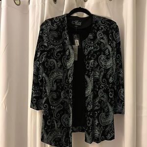 Beautiful sparkling jacket Addsparkle your wardrobe for upcoming holiday parties